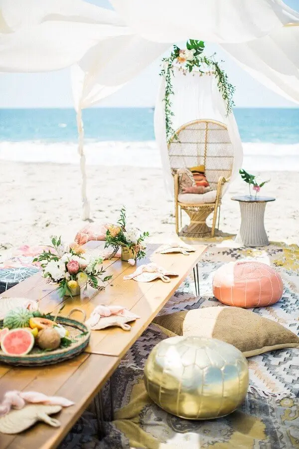 mini wedding na praia com decoração rústica Foto Pinterest