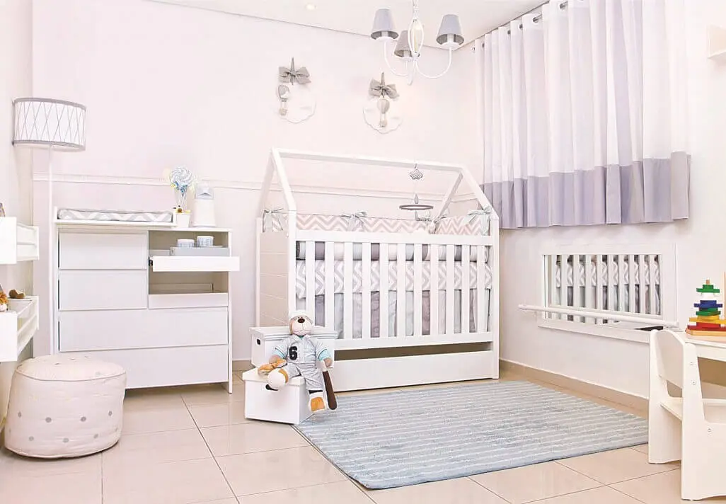 móveis montessorianos - quarto infantil com vaso montessoriano 