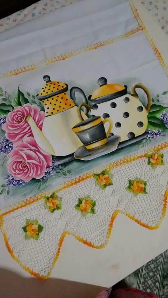 Pintura em pano de prato amarelo