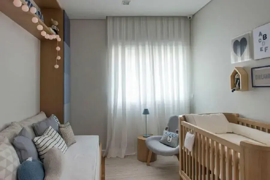 poltrona para quarto de bebê decorado em tons neutros Foto Triplex Arquitetura