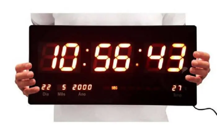 Modelo de relógio de parede digital muito utilizado em academias