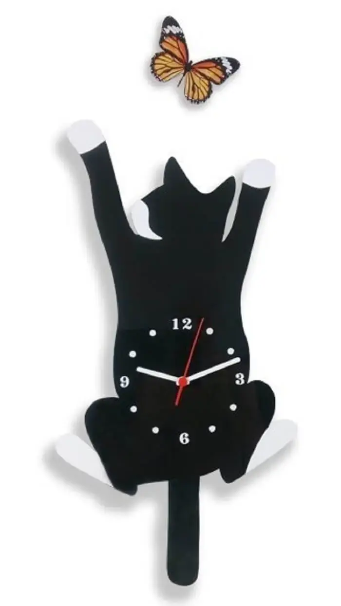 Relógio de parede em formato de gato traz descontração ao ambiente