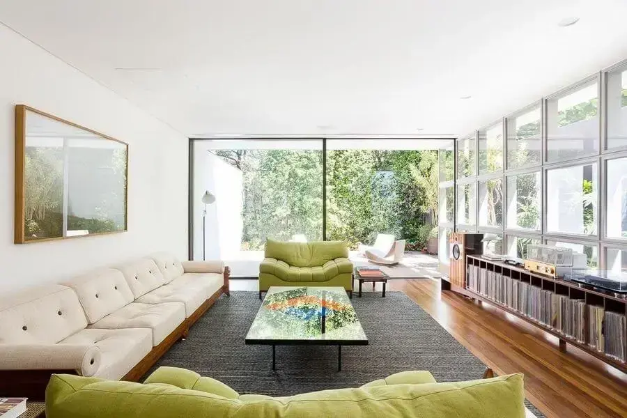 sofá de luxo - sala de estar com sofá verde 