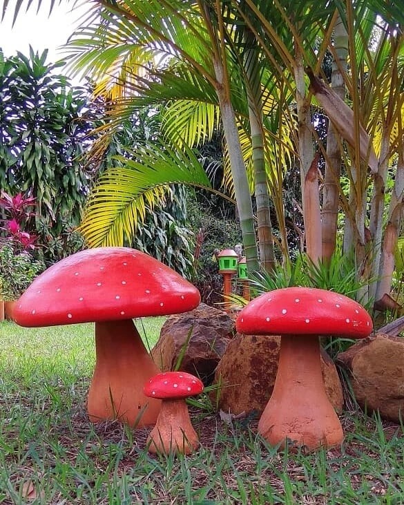 Enfeites para jardim: cogumelos coloridos