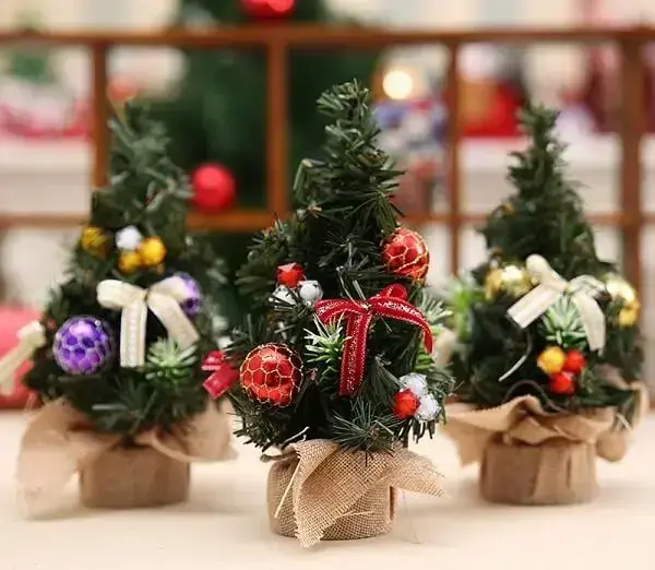 Mini árvores de Natal para decorar seu ambiente