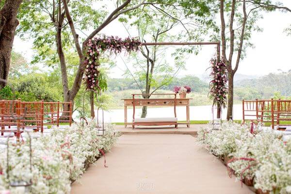 Arco de flores para casamento