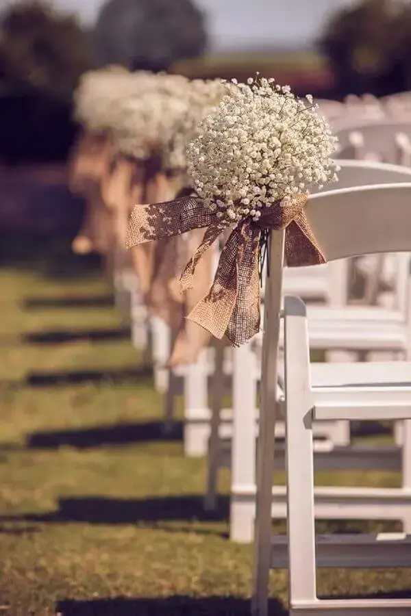 arranjo simples de flores mosquitinho para casamento rústico no campo Foto Wedding Inspiration