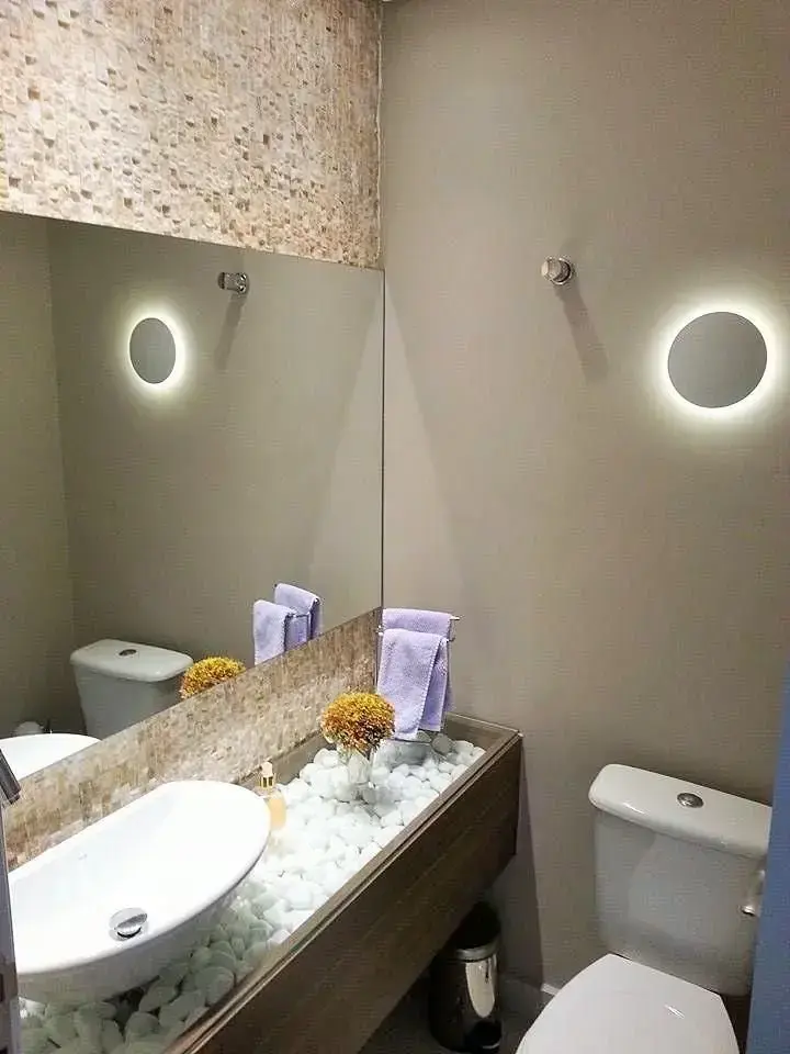 balcão para banheiro - lavabo com pedras decorativas 