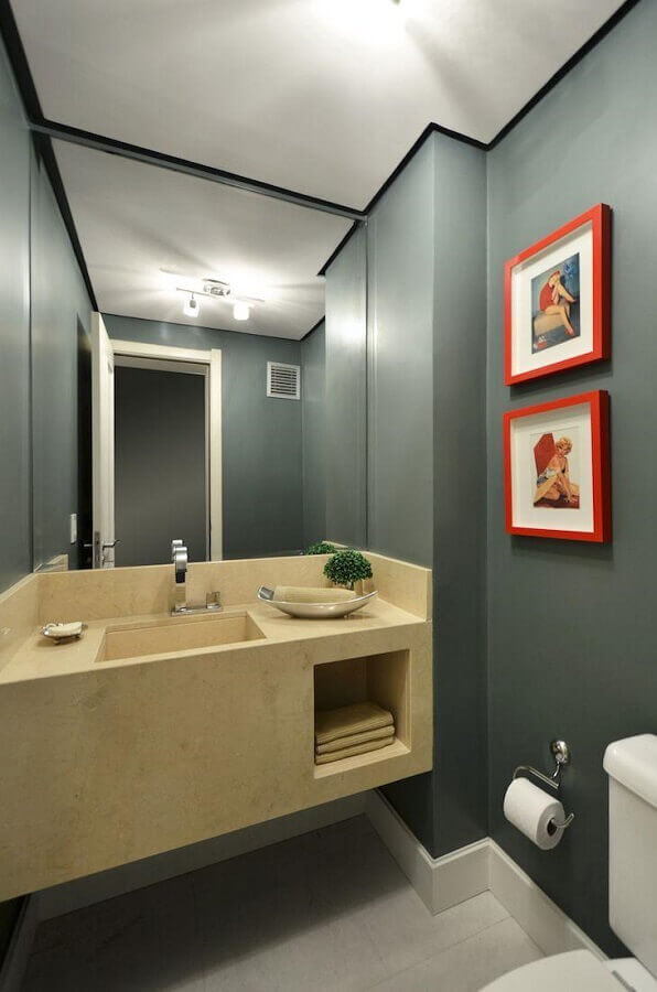 banheiro cinza decorado com bancada bege Foto Alessandra Bonotto Hoffmann