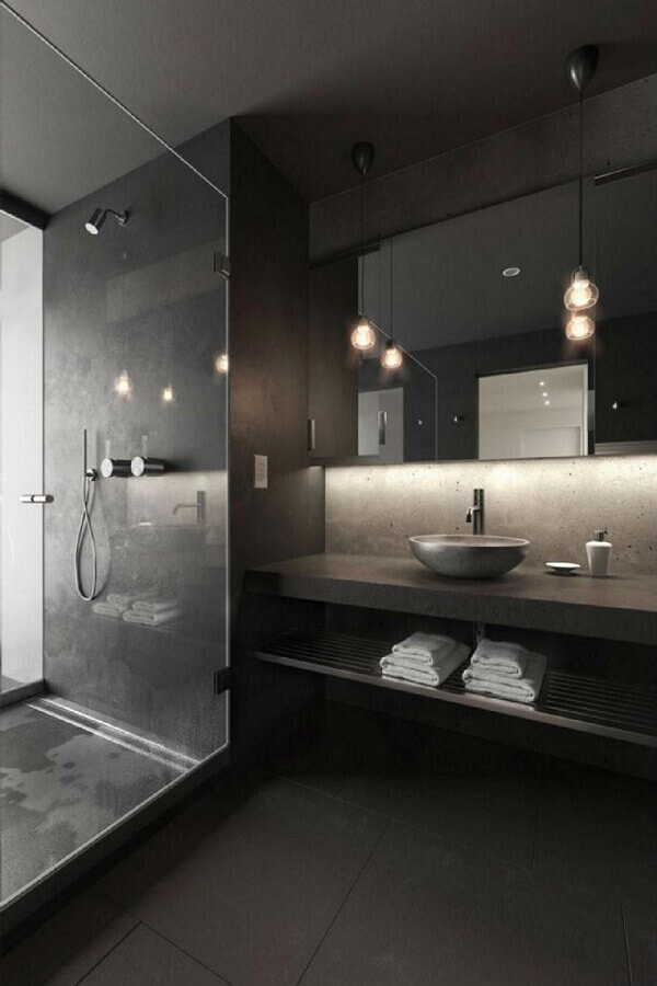 banheiro preto e cinza moderno decorado com pendente minimalista Foto Planeta Deco