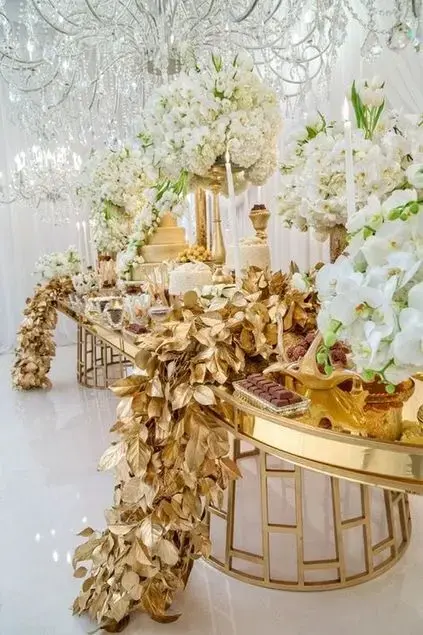 bodas de ouro - decoração chamativa com flores