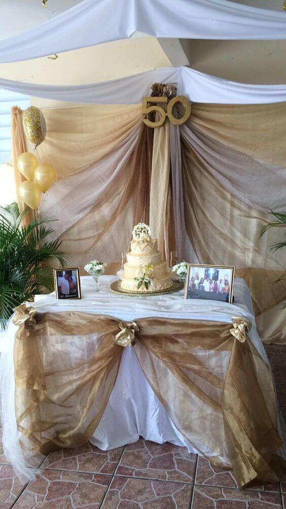 bodas de ouro - mesa de bolo 