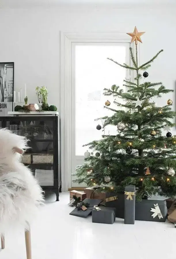 bolas pretas douradas e prata para árvore de natal para decoração de Natal para sala Foto The Home Decor Ideas
