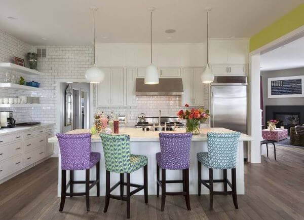 Cadeiras coloridas para cozinha