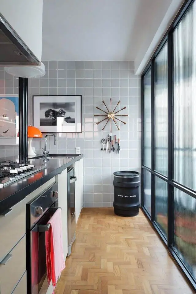cerâmica para parede - cozinha com azulejo cinza 