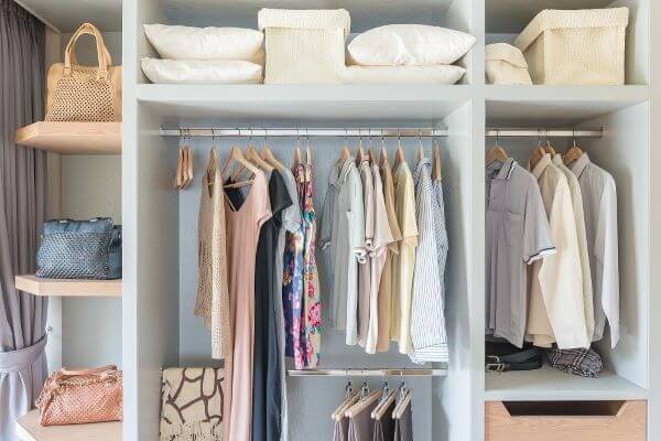 dicas de como organizar o closet feminino