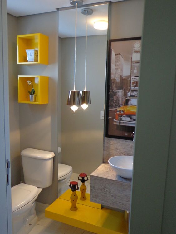 cor amarela - banheiro com nichos amarelos 