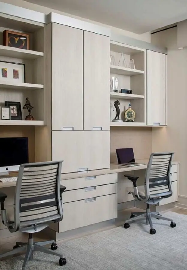 cores neutras para escritório decorado com cadeira giratória secretária Foto Home Decor & Design