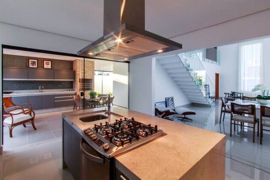 cozinha moderna planejada com bancada Foto Assetproject