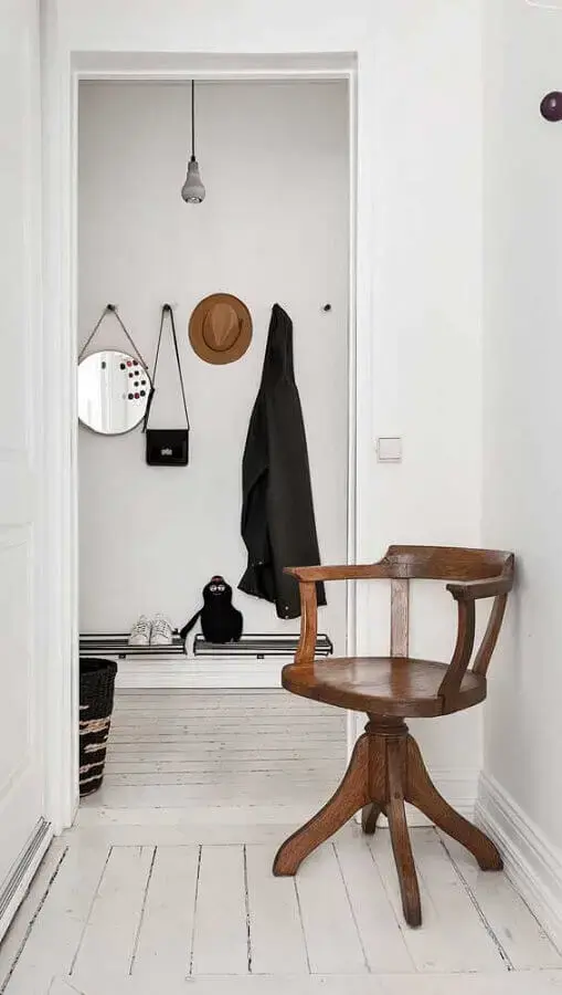 decoração clean com cadeira decorativa giratória de madeira Foto Ideas Decor