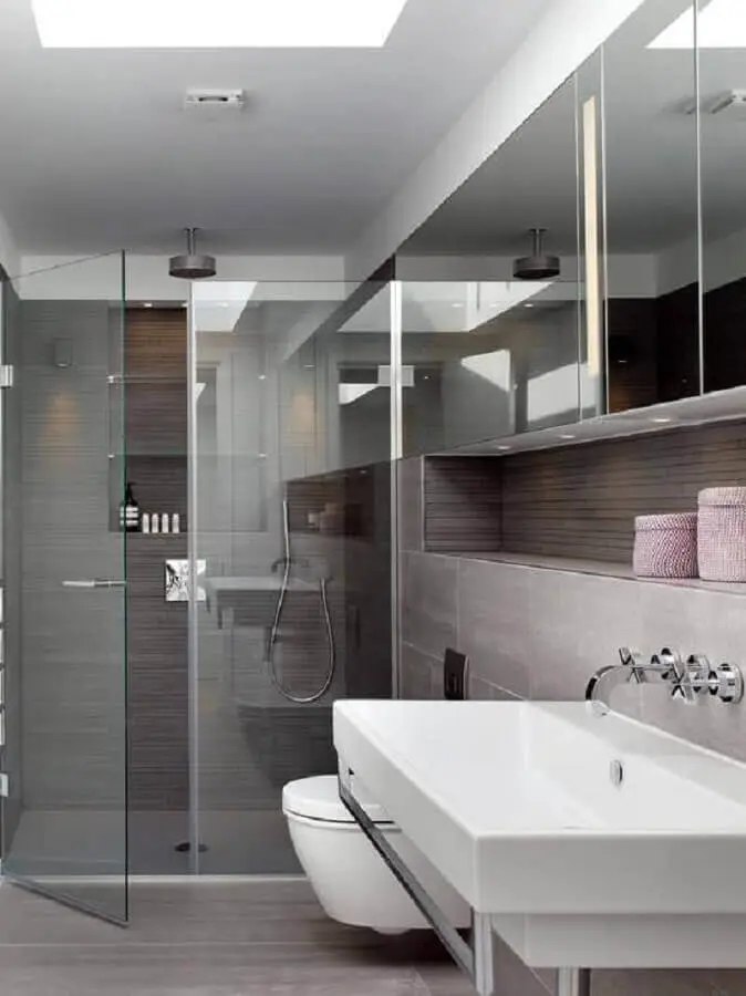 decoração clean para banheiro cinza com nicho embutido Foto Pinterest