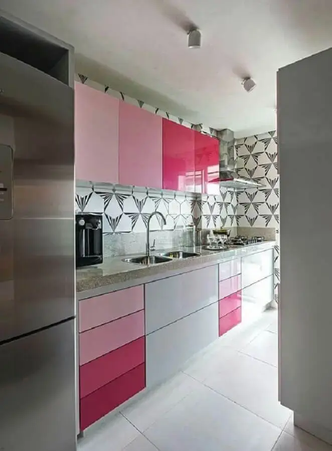 decoração com diferentes tons de rosa para cozinha Foto Anna Spring