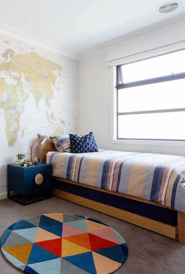 decoração com tapete colorido para quarto de solteiro Foto Pinterest