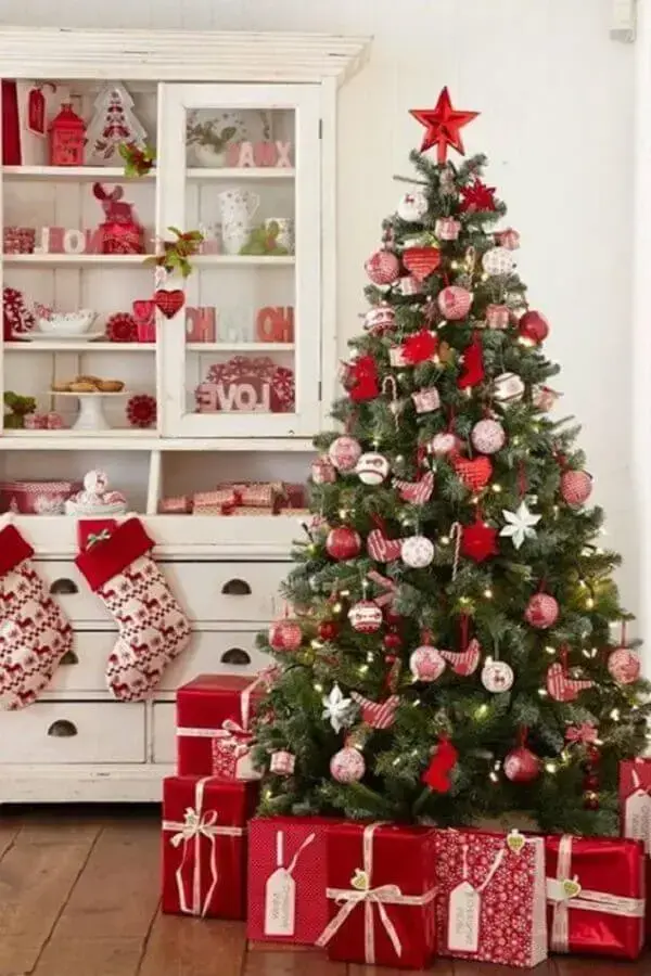 decoração de Natal para sala vermelha e verde Foto Fato Virtual
