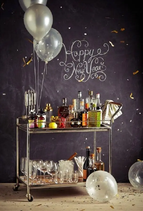 decoração de ano novo com carrinho bar Foto Simplichique