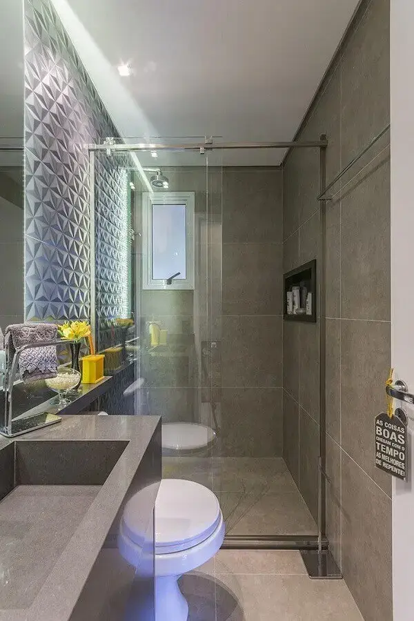 decoração para banheiro cinza pequeno com revestimento 3d Foto LO Interiores
