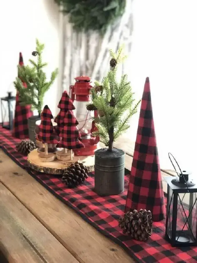 Rustic decoration for table with small Christmas tree Photo Pinterest