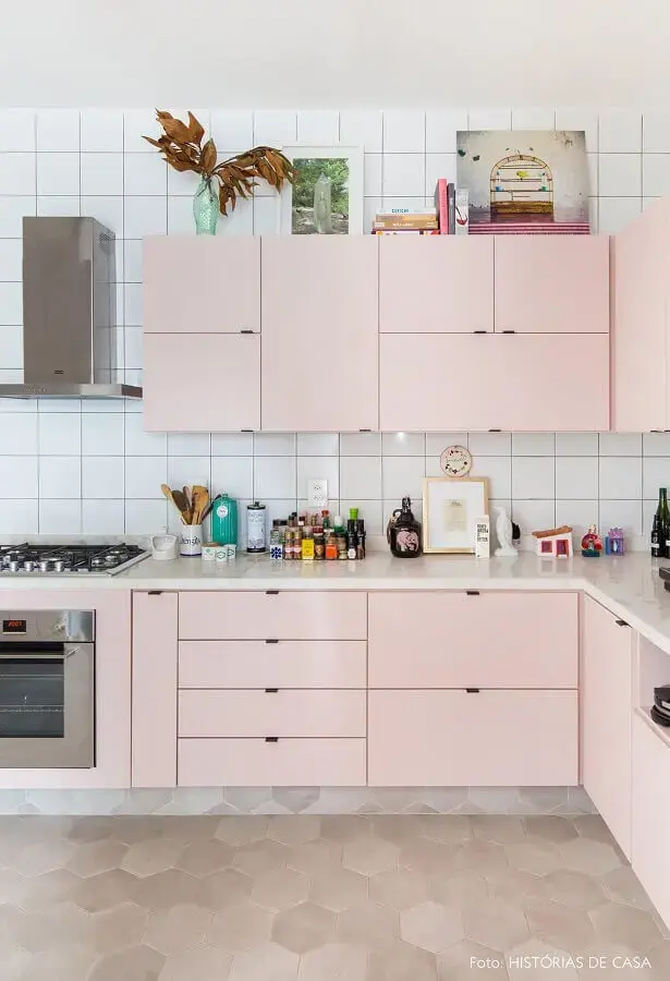 decoração simples para cozinha rosa Foto Histórias de Casa