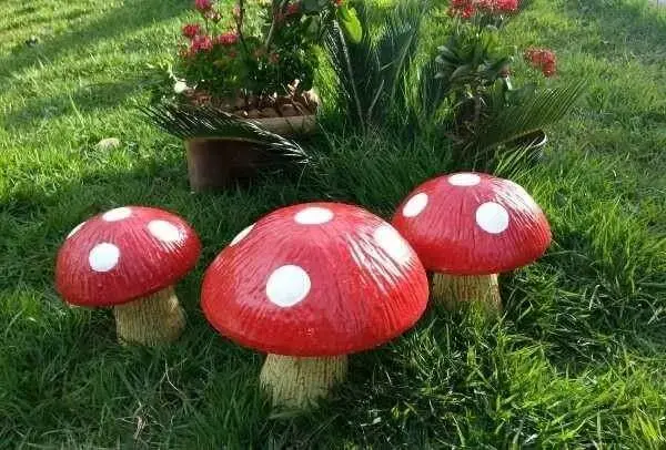 Cogumelos podem ser utilizados como enfeites para jardim