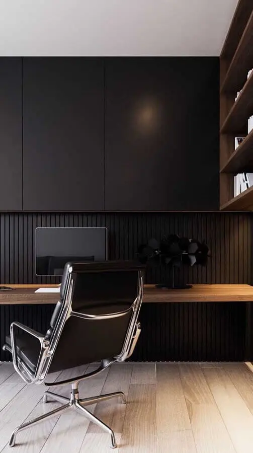 escritório moderno decorado com bancada de madeira e cadeira giratória com braço Foto Pinterest