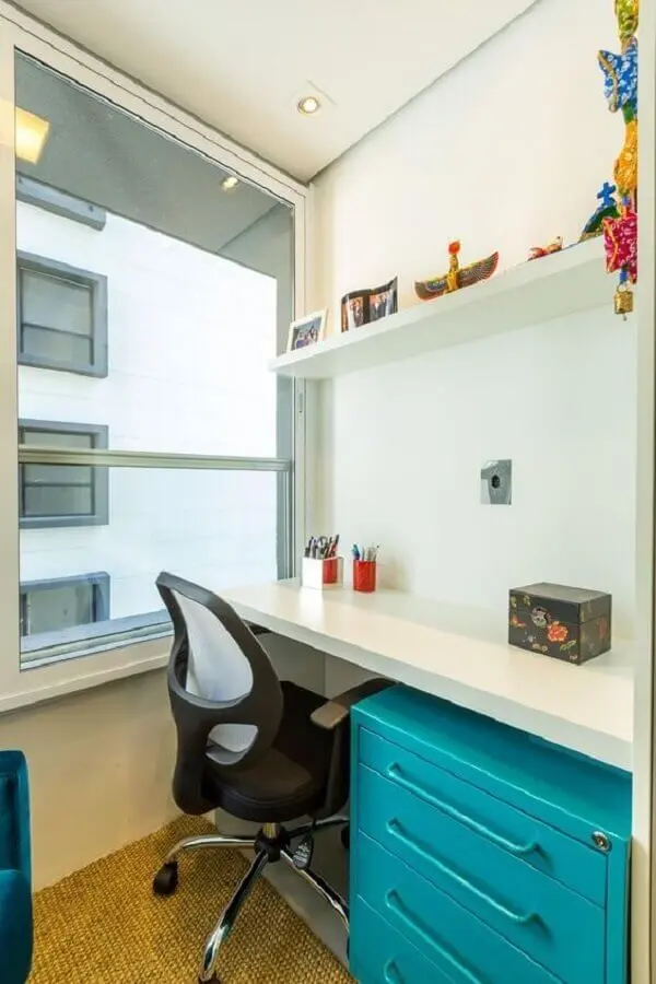 escritório pequeno decorado com cadeira giratória com braço Foto Pinterest