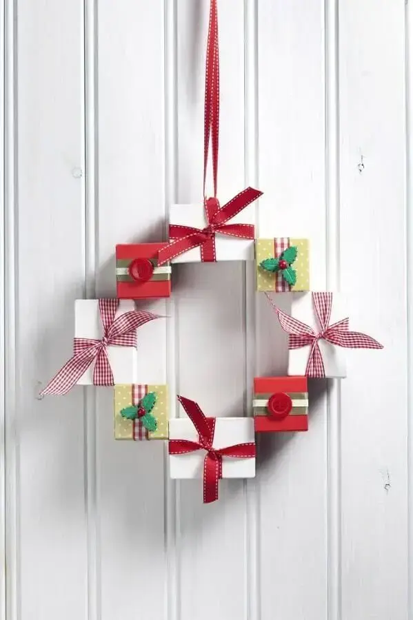 ideias de decoração de Natal com guirlanda simples Foto Pinterest