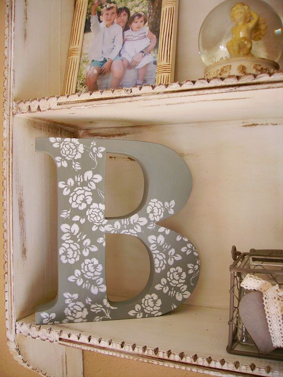 letras decorativas - letra b com desenhos de flores 