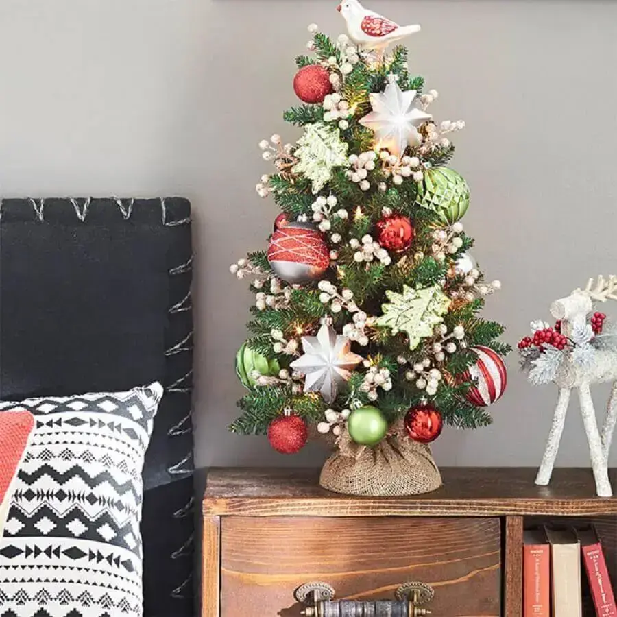 lindos enfeites para decoração de árvore de natal pequena Foto Lowe's