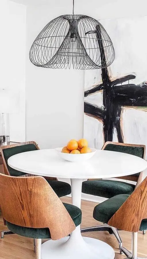 mesa redonda branca com cadeira de jantar giratória Foto Ideias Decor