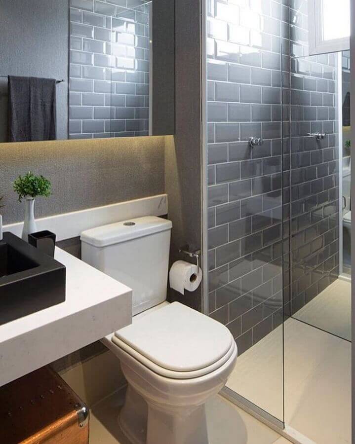 revestimento cinza para banheiro pequeno Foto Sesso & Dalanezi Arquitetura