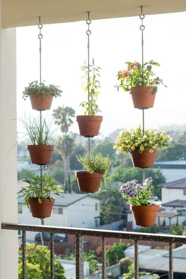 Suporte para plantas na varanda
