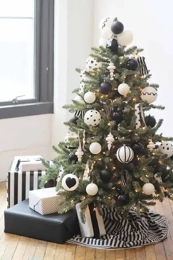 small christmas tree decorated with black and white ornaments Photo Home Ideas