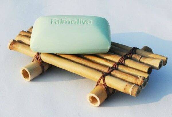 Suporte de sabonete criado a partir do artesanato com bambu fino