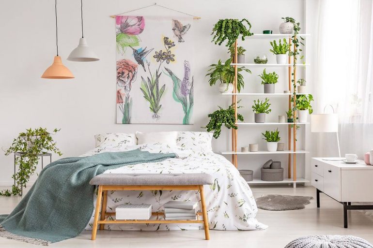 Posicione as plantas para quarto de casal próximo a cama. Fonte Pinterest