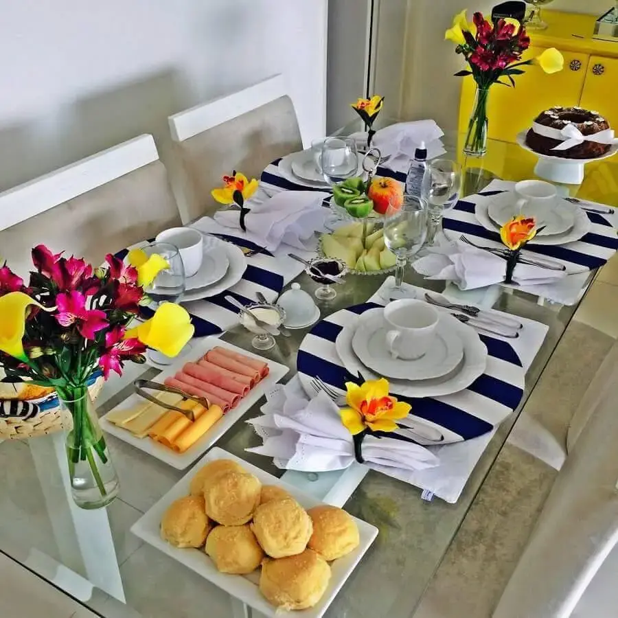 arranjo de flores para mesa de café da manhã decorada Foto Dicas de Mulher