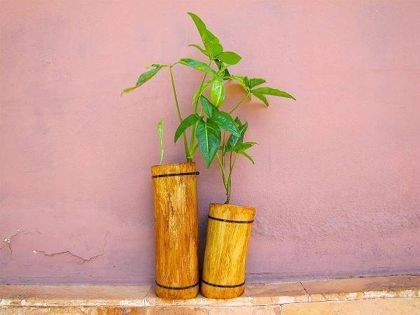 Suporte para plantas criado a partir do artesanato com bambu grosso