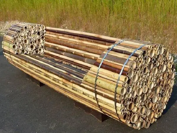 Banco criativo criado a partir do artesanato com bambu