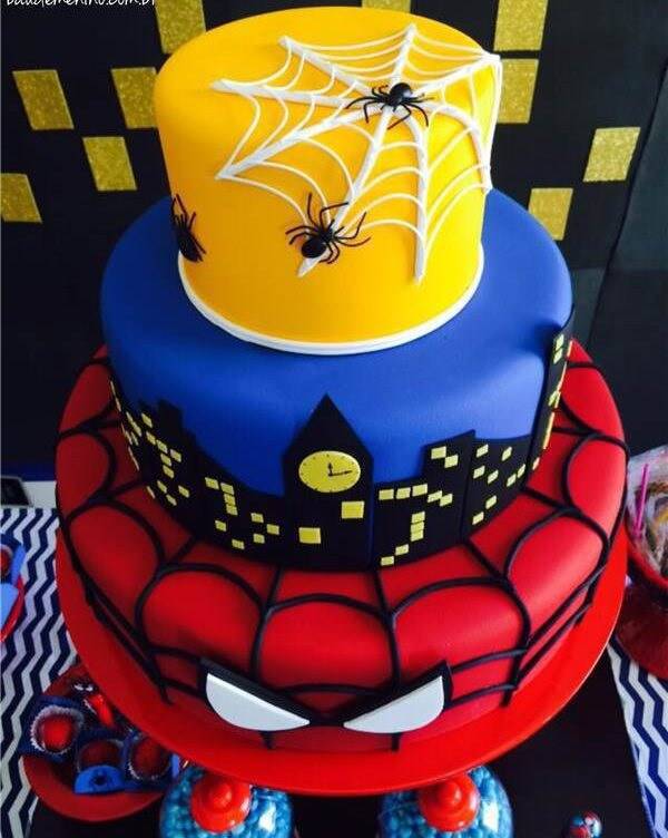 Modelo de bolo fake homem aranha