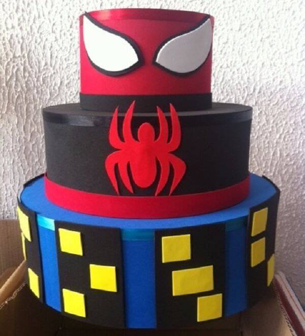Modelo de bolo fake homem aranha