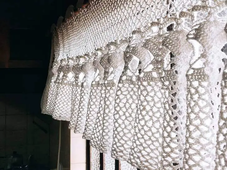 cortina de crochê - cortina branca simples e pequena 